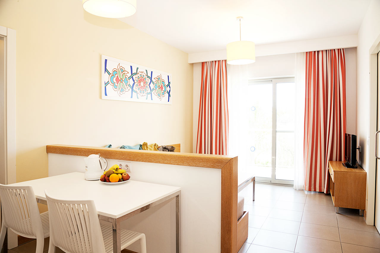 3-værelses Big Family-lejlighed med balkon mod haven og omgivelserne