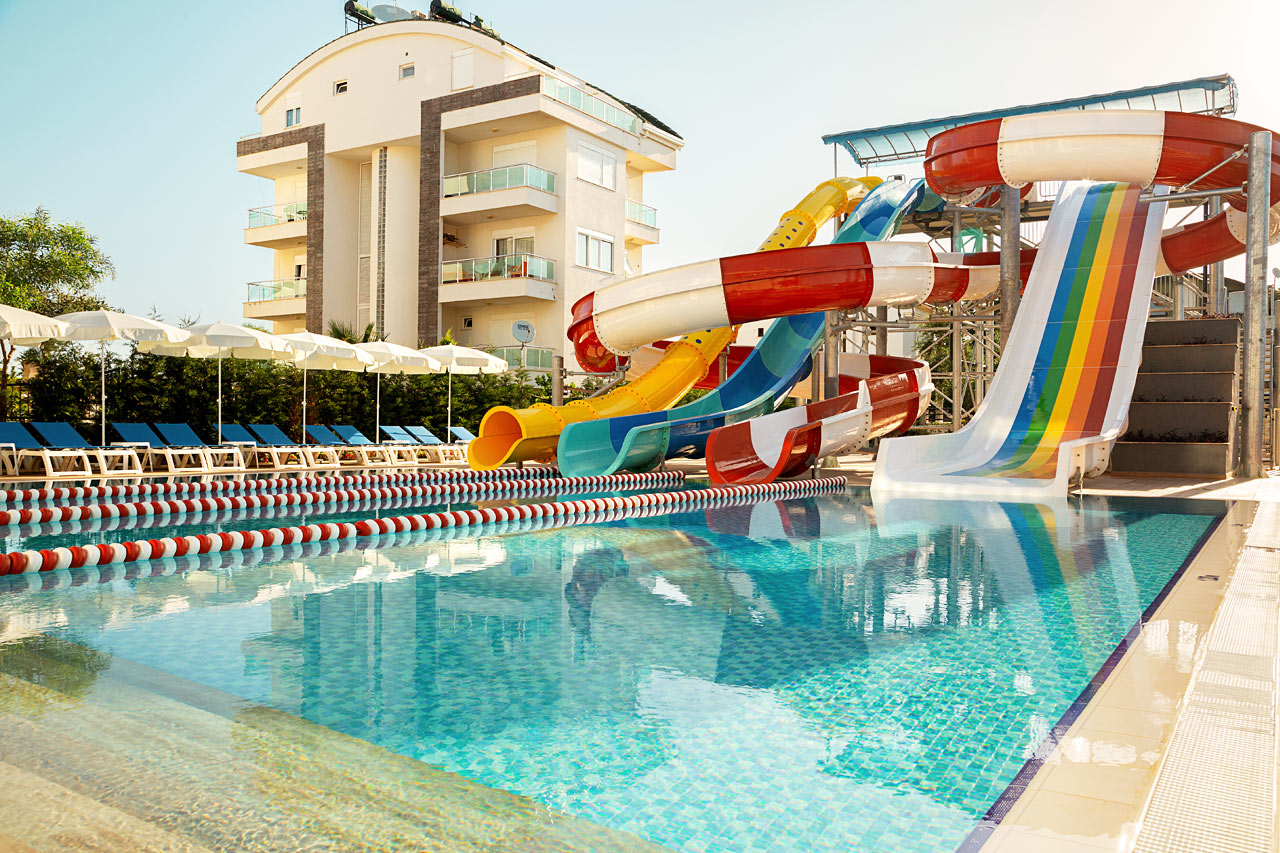 Poolen med vandrutsjebaner som blev bygget forud for sommeren 2019