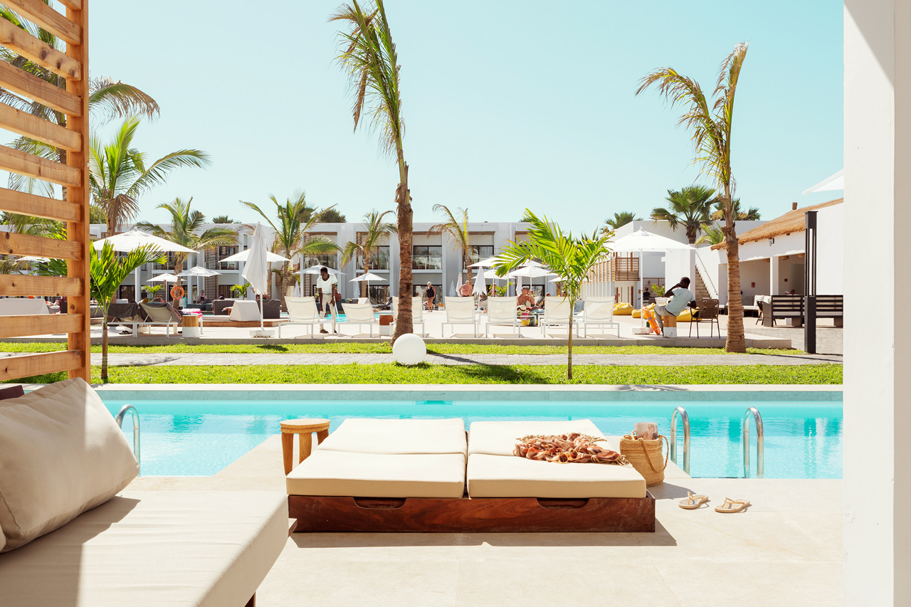 1-værelses Prime Pool Suite med terrasse mod poolområdet med direkte adgang til privat, delt pool
