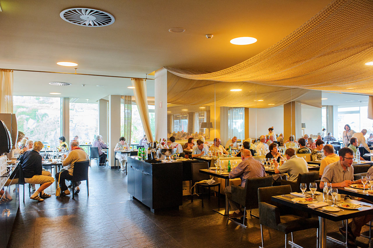 Hotellet har en kombineret buffet- og a la carte-restaurant