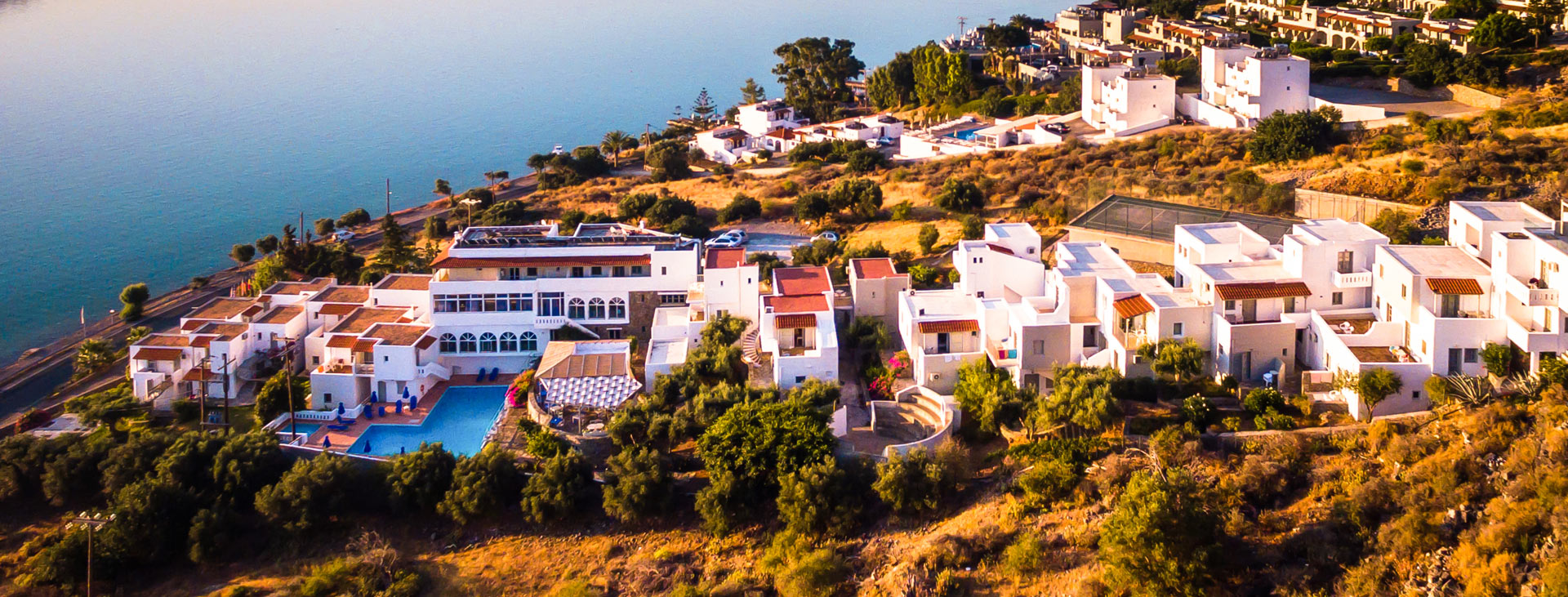 Selena Village Hotel - Bestil hotel i Elounda hos Spies