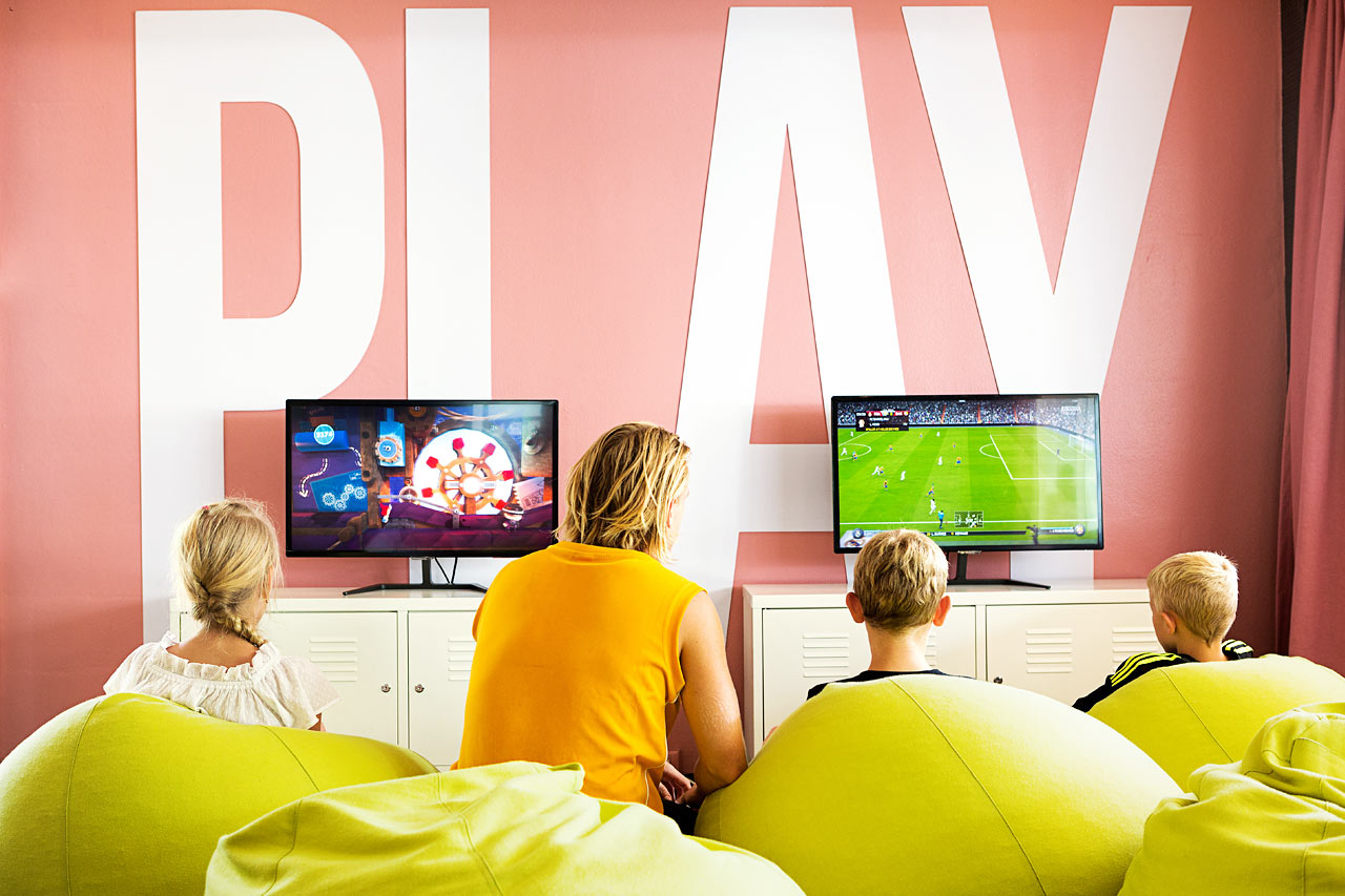 I Play & Chat kan du spille PlayStation 4