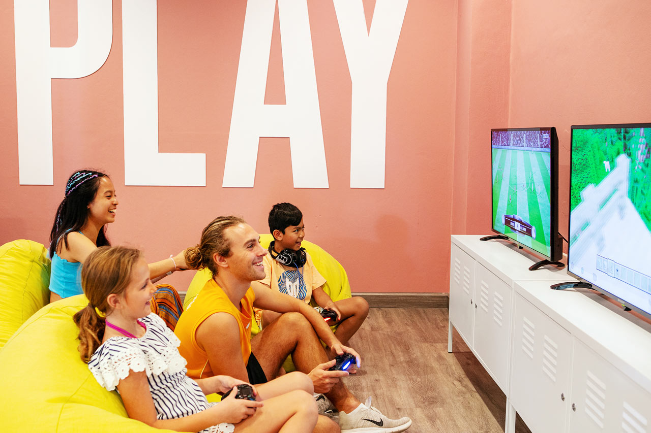 I Teen Lounge findes PlayStaion 4