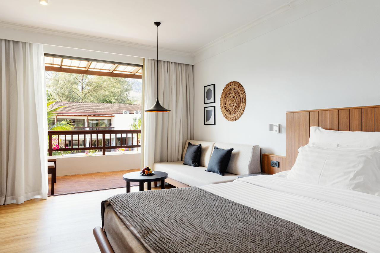 Nyrenoveret badeværelse i Classic Suite med balkon mod haven