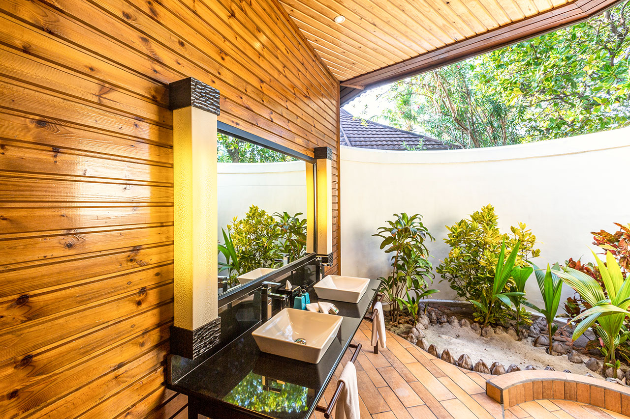 Jacuzzi Beach Villa