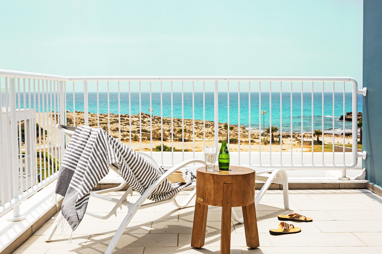 3-værelses Club Suite med stor balkon og tagterrasse med havudsigt