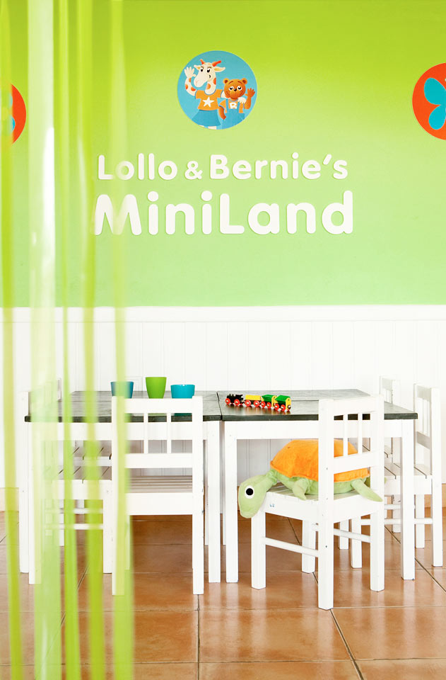 I Lollo & Bernies Mini Land kan børnene bl.a. lege, tegne og se film