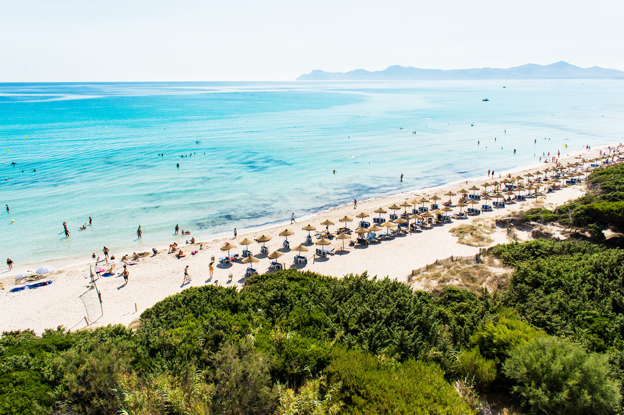 Zafiro Bahia ligger lige ved en af de fineste strande i Alcudia