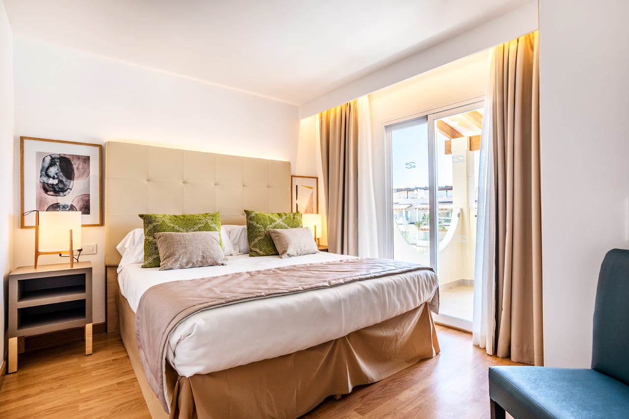 2-værelses lejlighed med balkon mod haven