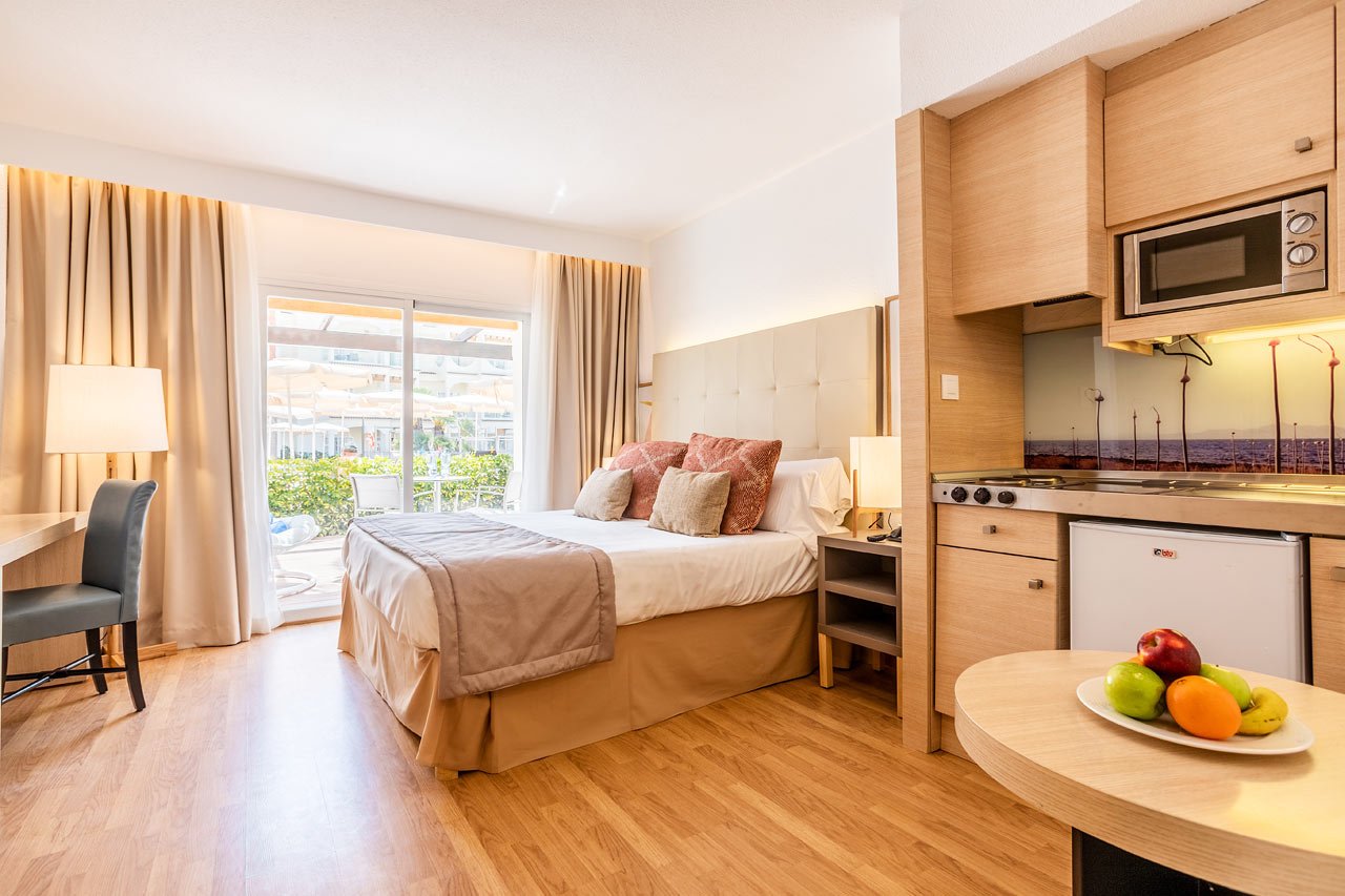 1-værelses lejlighed med balkon og 1-værelses lejlighed med balkon mod haven