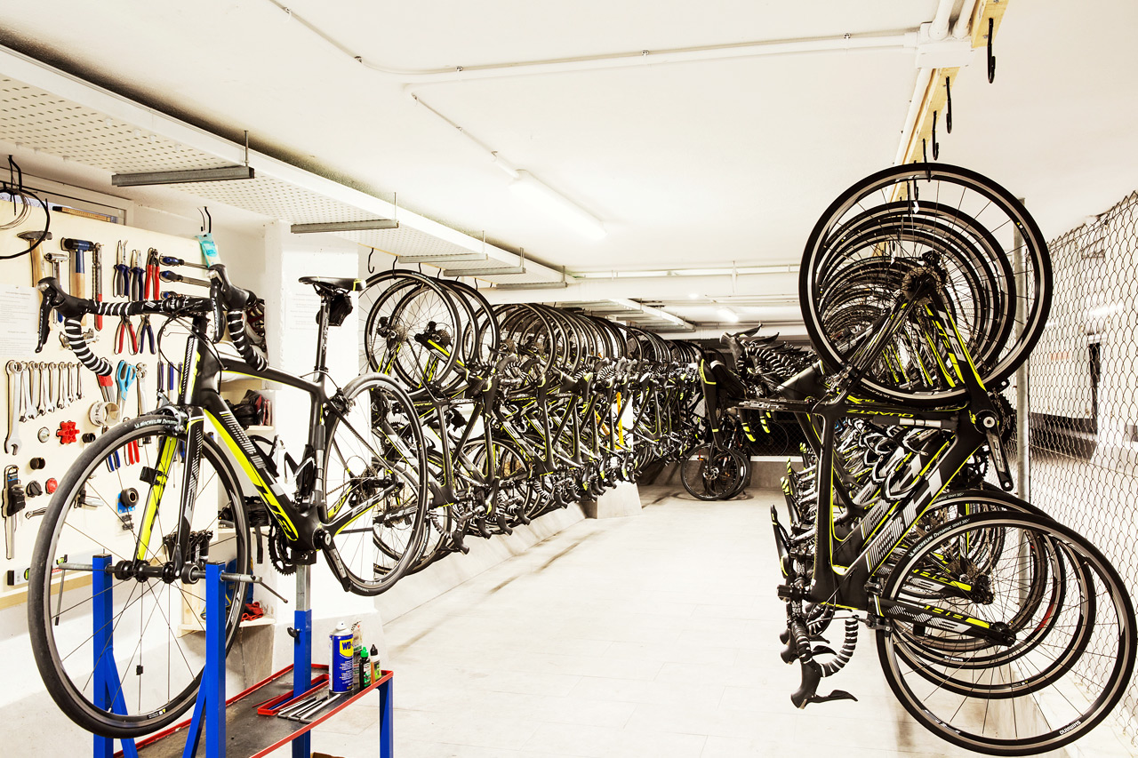 På hotellets Bike Station kan du leje en cykel i god kvalitet