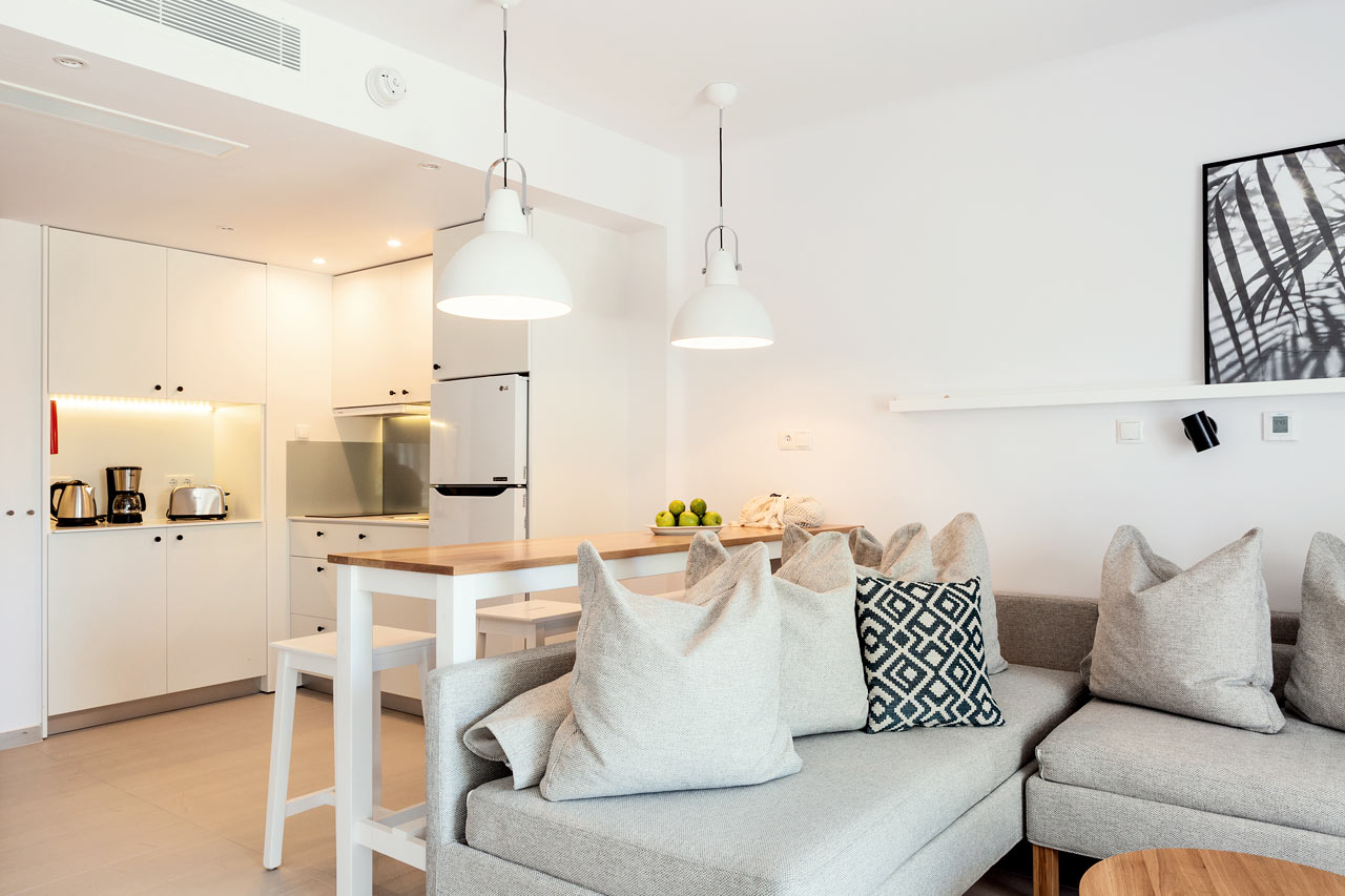 2-værelses Family-lejlighed med stor balkon mod omgivelserne i Athena
