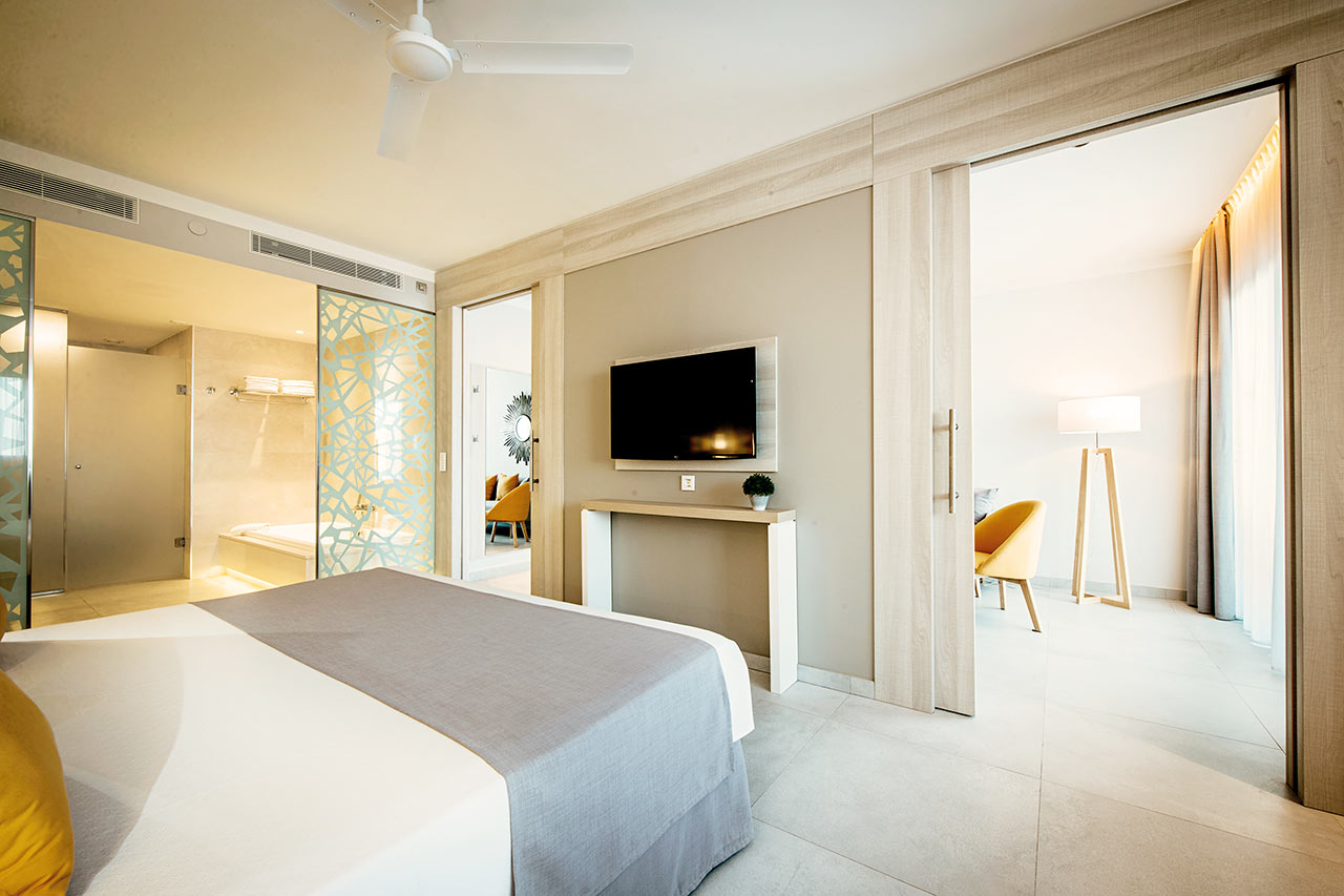 Familieværelse mastersuite med havudsigt