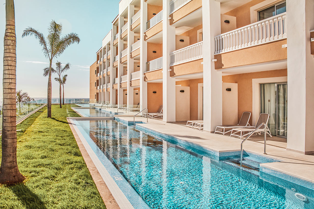 Juniorsuite med direkte pooladgang