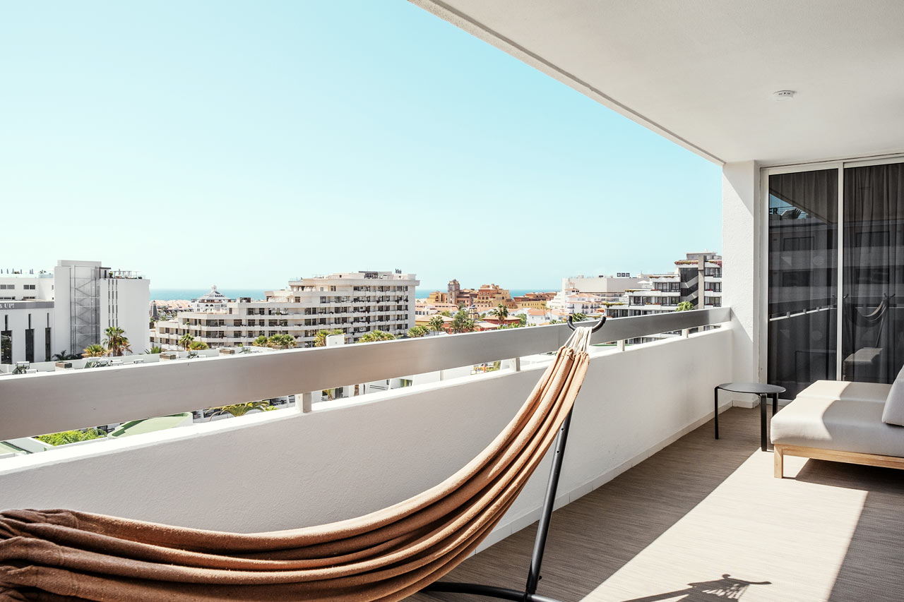 2-værelses Prime Lounge Suite med balkon mod omgivelserne