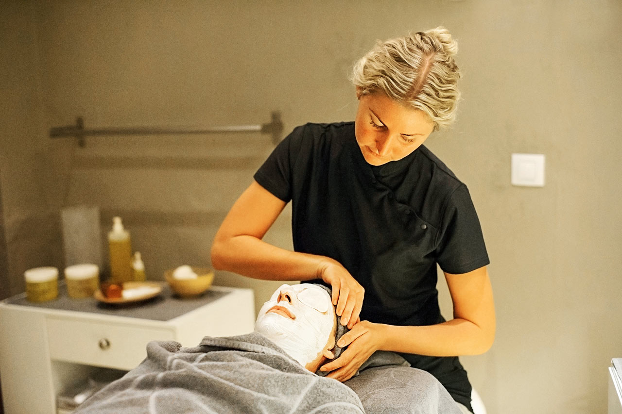 I Sunprime Spa kan du forkæle dig selv med en skøn behandling