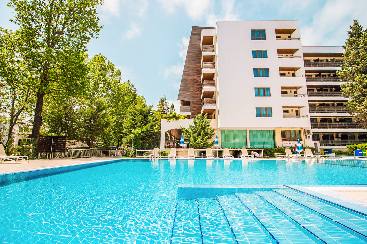 Et af hotellets poolområder