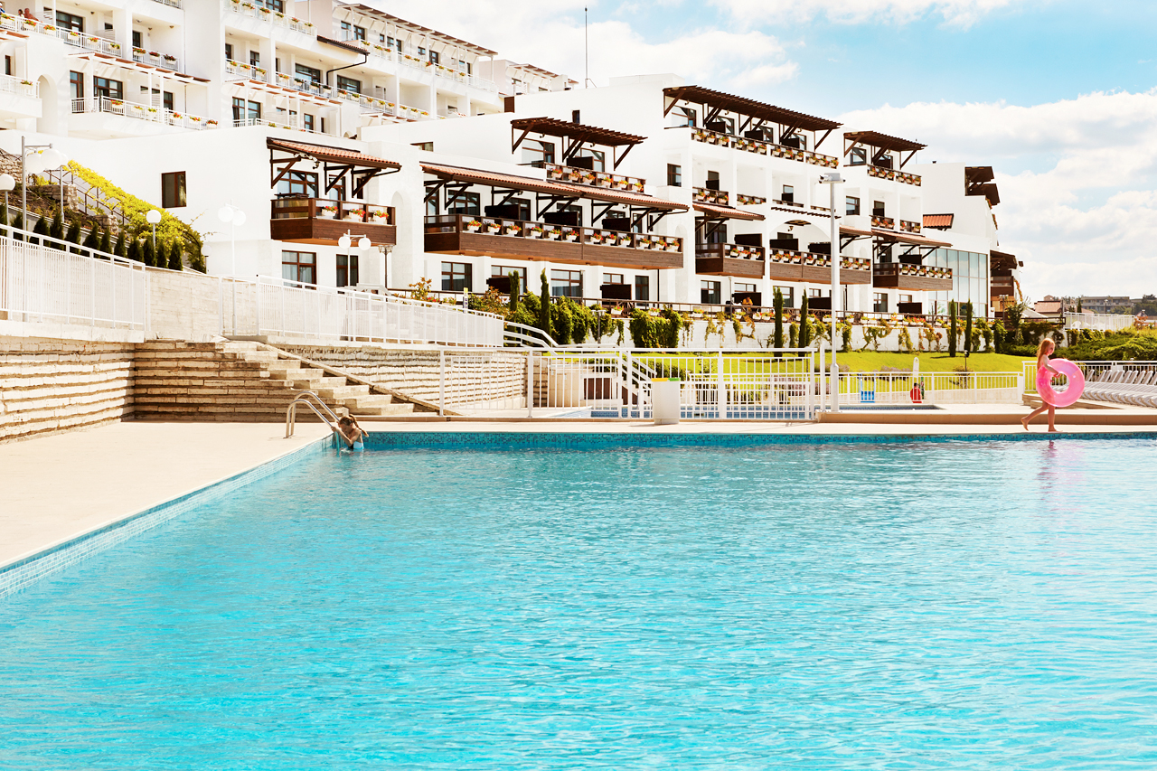 Nyd poollivet på White Lagoon Beach