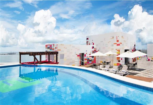 cancun hoteller spies aloft